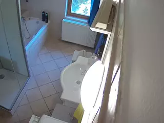 Julmodels Bathroom 2nd Floor-2's Live Sex Cam Show