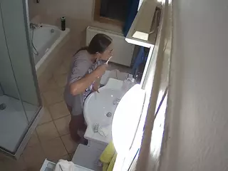 Julmodels Bathroom 2nd Floor-2's Live Sex Cam Show