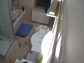 Julmodels Bathroom 2nd Floor-2's Live Sex Cam Show