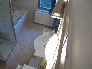 Julmodels Bathroom 2nd Floor-2's Live Sex Cam Show