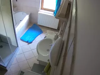 Julmodels Bathroom 2nd Floor-2's Live Sex Cam Show