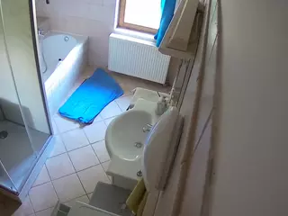 Julmodels Bathroom 2nd Floor-2's Live Sex Cam Show
