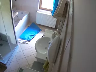 Julmodels Bathroom 2nd Floor-2's Live Sex Cam Show