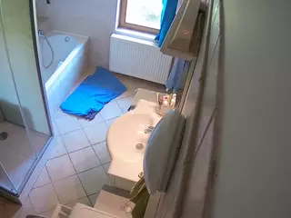 Julmodels Bathroom 2nd Floor-2's Live Sex Cam Show