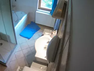 Julmodels Bathroom 2nd Floor-2's Live Sex Cam Show