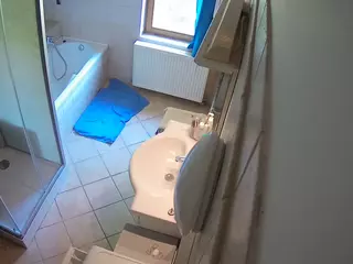 Julmodels Bathroom 2nd Floor-2's Live Sex Cam Show