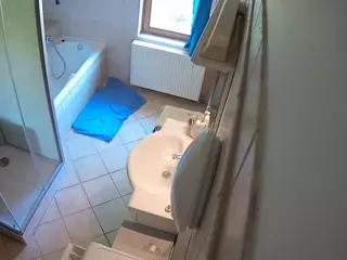 Julmodels Bathroom 2nd Floor-2's Live Sex Cam Show