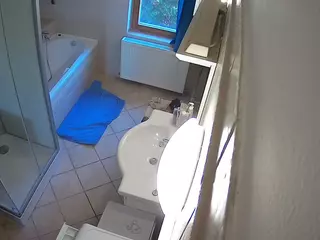 Julmodels Bathroom 2nd Floor-2's Live Sex Cam Show