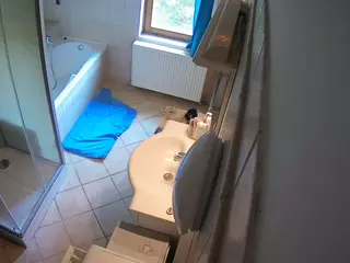 Julmodels Bathroom 2nd Floor-2's Live Sex Cam Show
