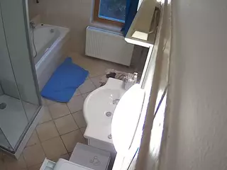 Julmodels Bathroom 2nd Floor-2's Live Sex Cam Show
