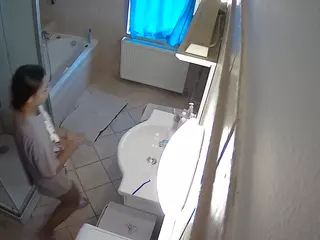 Julmodels Bathroom 2nd Floor-2's Live Sex Cam Show