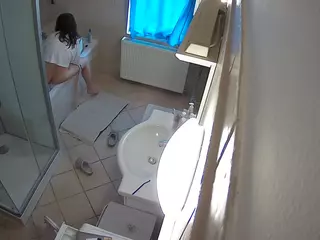 Julmodels Bathroom 2nd Floor-2's Live Sex Cam Show