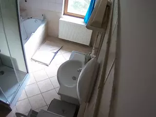 Julmodels Bathroom 2nd Floor-2's Live Sex Cam Show