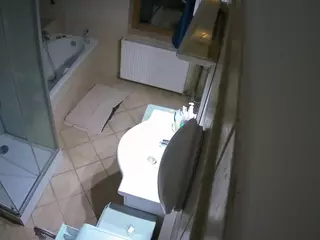 Julmodels Bathroom 2nd Floor-2's Live Sex Cam Show
