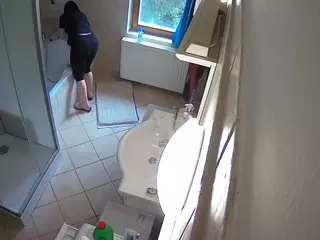 Julmodels Bathroom 2nd Floor-2's Live Sex Cam Show