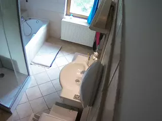 Julmodels Bathroom 2nd Floor-2's Live Sex Cam Show
