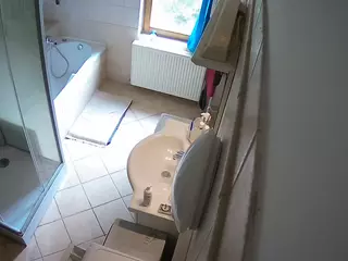 Julmodels Bathroom 2nd Floor-2's Live Sex Cam Show