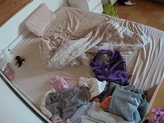 Julmodels Bedroom-B1's Live Sex Cam Show