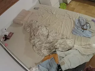 Julmodels Bedroom-B1's Live Sex Cam Show