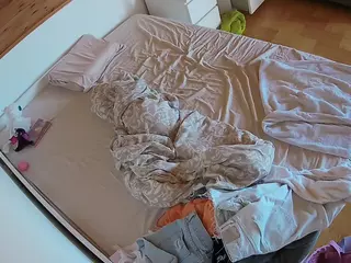Julmodels Bedroom-B1's Live Sex Cam Show
