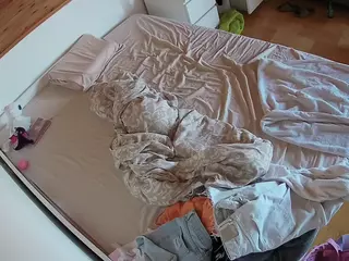 Julmodels Bedroom-B1's Live Sex Cam Show
