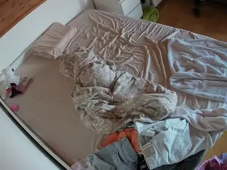 Julmodels Bedroom-B1's Live Sex Cam Show