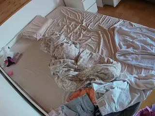 Julmodels Bedroom-B1's Live Sex Cam Show