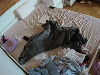 Julmodels Bedroom-B1's Live Sex Cam Show