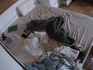 Julmodels Bedroom-B1's Live Sex Cam Show