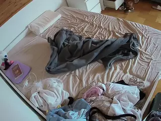 Julmodels Bedroom-B1's Live Sex Cam Show