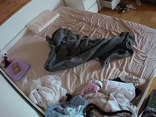 Julmodels Bedroom-B1's Live Sex Cam Show