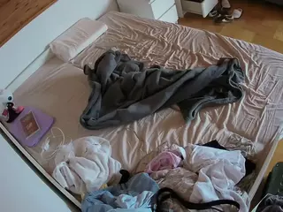 Julmodels Bedroom-B1's Live Sex Cam Show