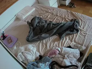 Julmodels Bedroom-B1's Live Sex Cam Show