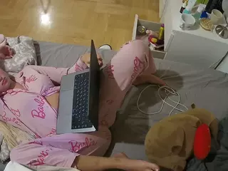 Julmodels Bedroom-B2's Live Sex Cam Show