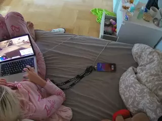 Julmodels Bedroom-B2's Live Sex Cam Show