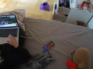 Julmodels Bedroom-B2's Live Sex Cam Show