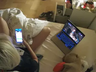 Julmodels Bedroom-B2's Live Sex Cam Show