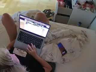 Julmodels Bedroom-B2's Live Sex Cam Show