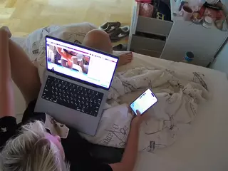 Julmodels Bedroom-B2's Live Sex Cam Show