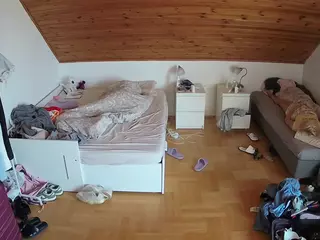 Julmodels Bedroom-B3's Live Sex Cam Show