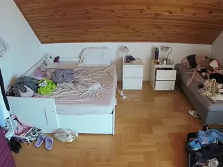 Julmodels Bedroom-B3's Live Sex Cam Show