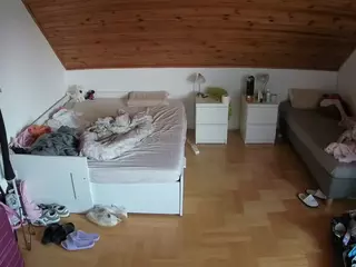 Julmodels Bedroom-B3's Live Sex Cam Show