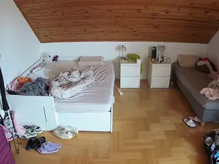 Julmodels Bedroom-B3's Live Sex Cam Show