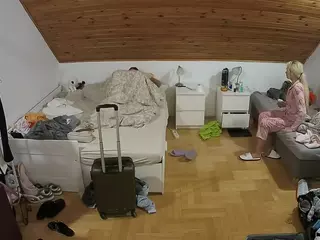 Julmodels Bedroom-B3's Live Sex Cam Show