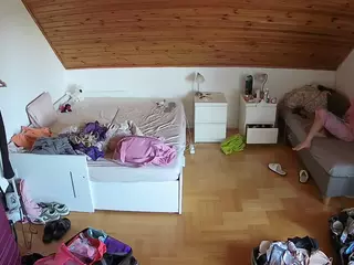 Julmodels Bedroom-B3's Live Sex Cam Show