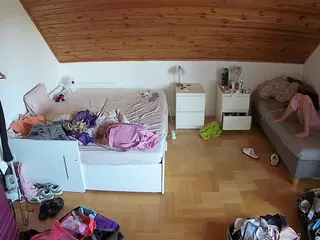 Julmodels Bedroom-B3's Live Sex Cam Show