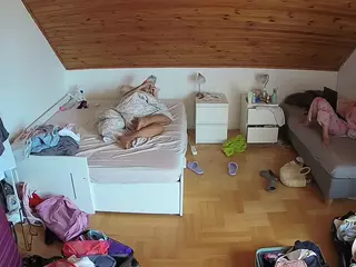 Julmodels Bedroom-B3's Live Sex Cam Show