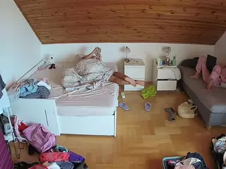 Julmodels Bedroom-B3's Live Sex Cam Show