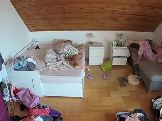 Julmodels Bedroom-B3's Live Sex Cam Show