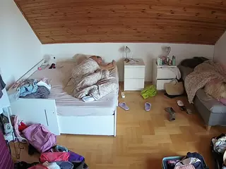 Julmodels Bedroom-B3's Live Sex Cam Show